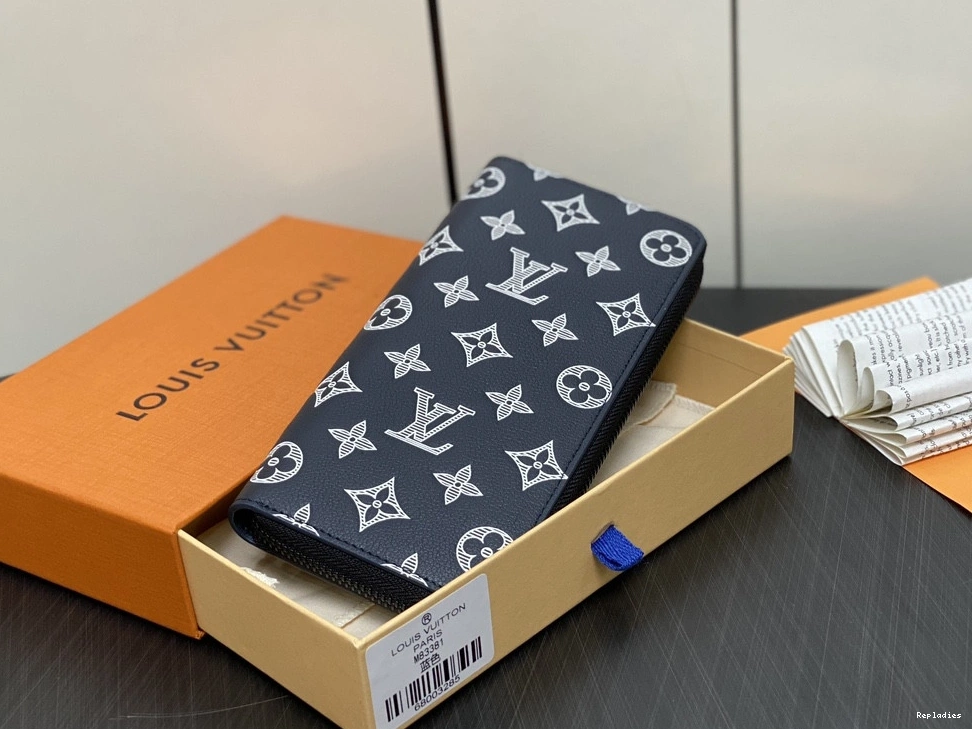 Cheap LOUIS VUITTON WALLET-10*20*2 ZIPPY cm 0710
